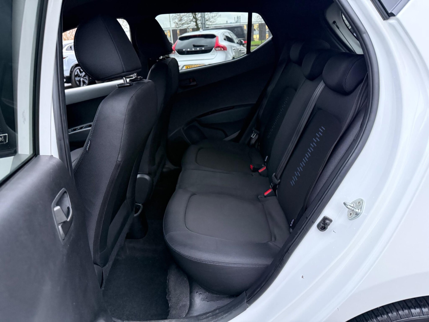 Used Hyundai i10 2019 for sale - 77191621: Photo 18