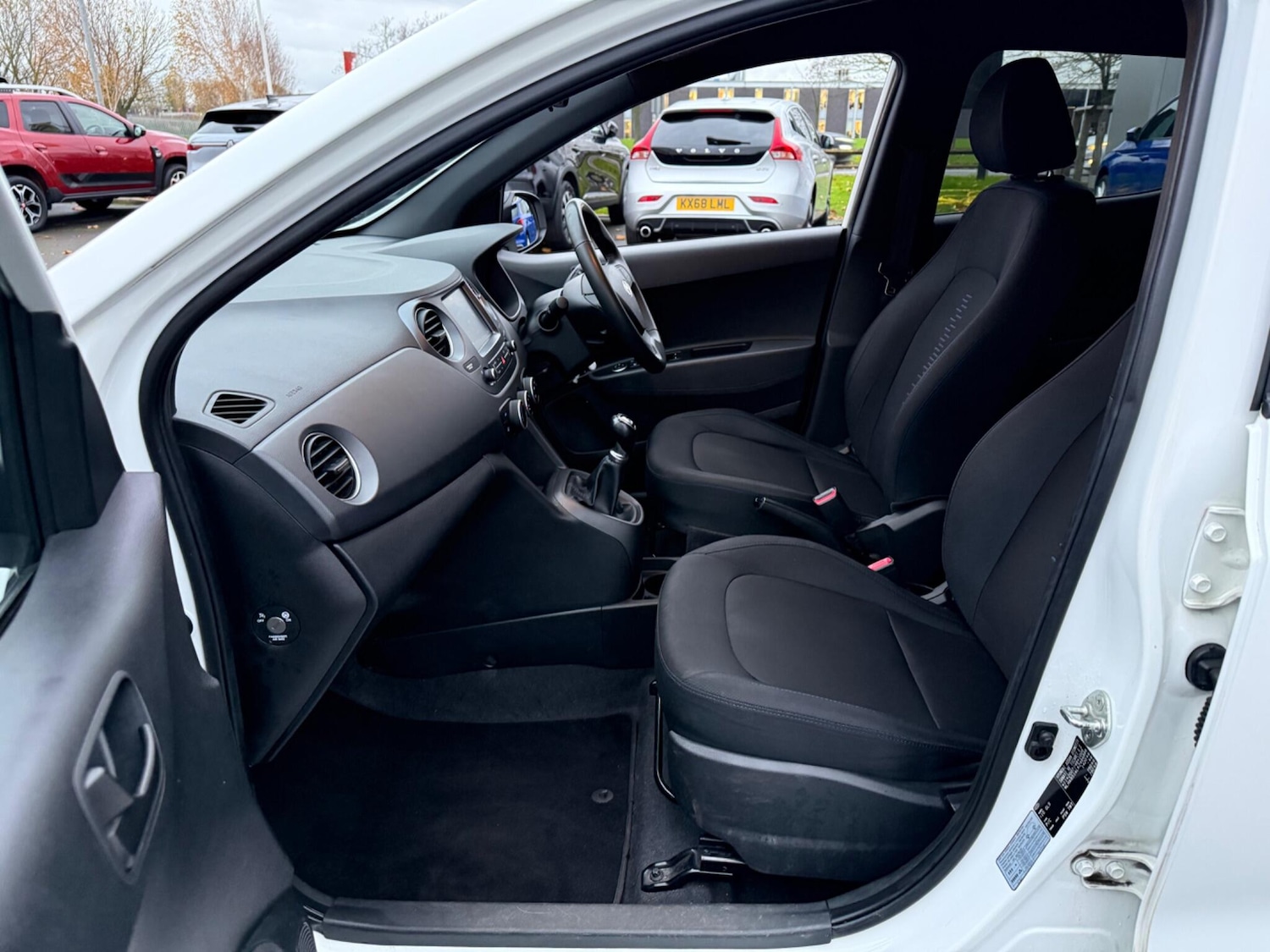 Used Hyundai i10 2019 for sale - 77191621: Photo 20