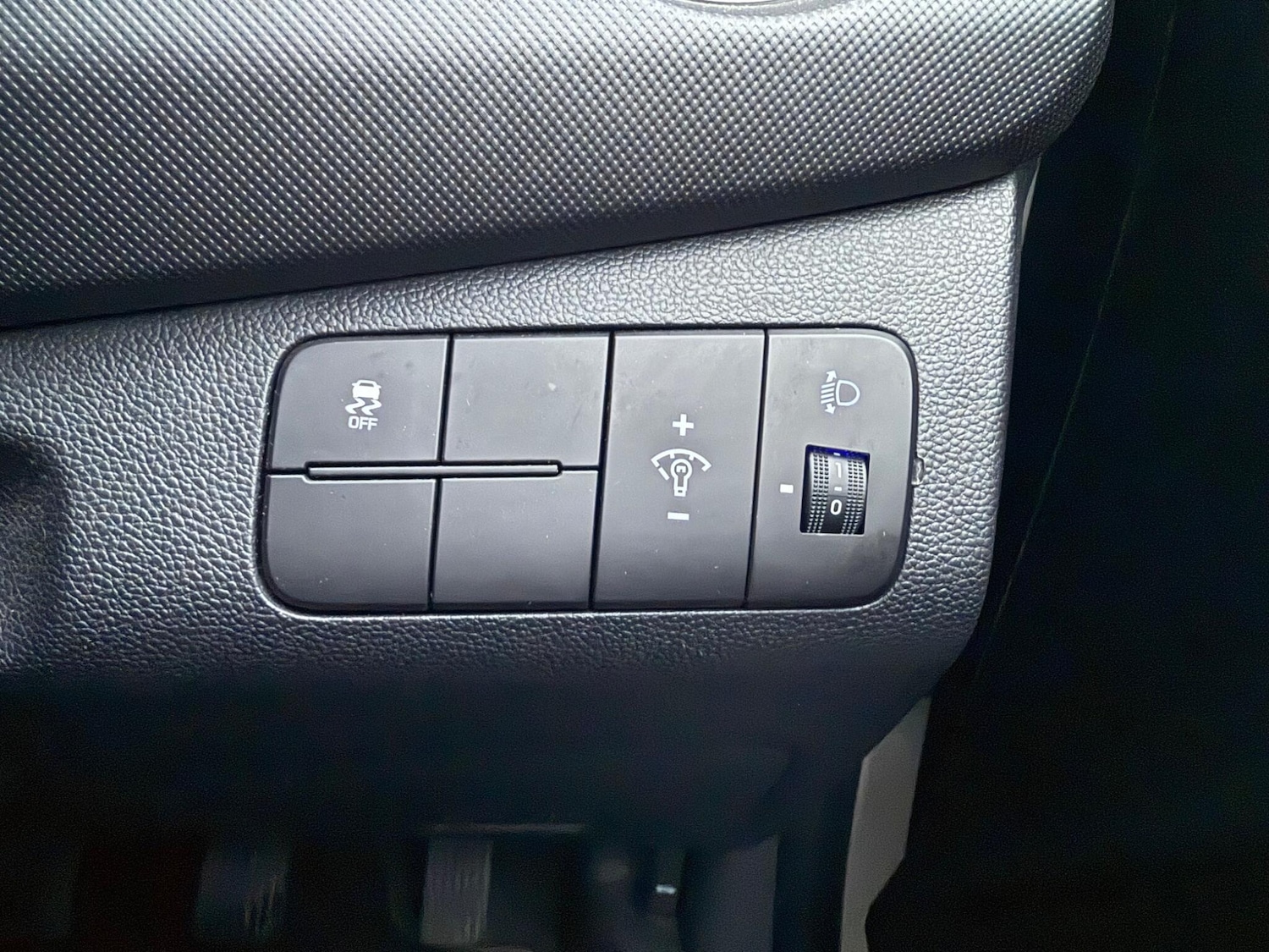 Used Hyundai i10 2019 for sale - 77191621: Photo 37