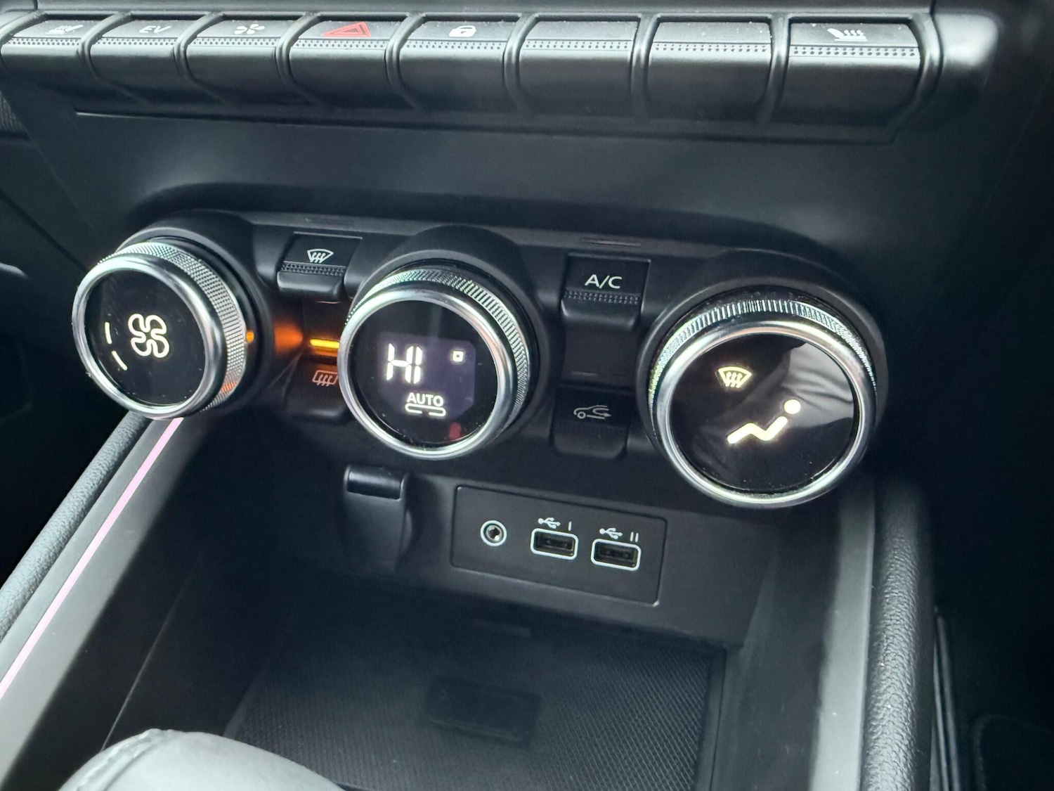 Used Renault Clio 2024 for sale - 77155426: Photo 32