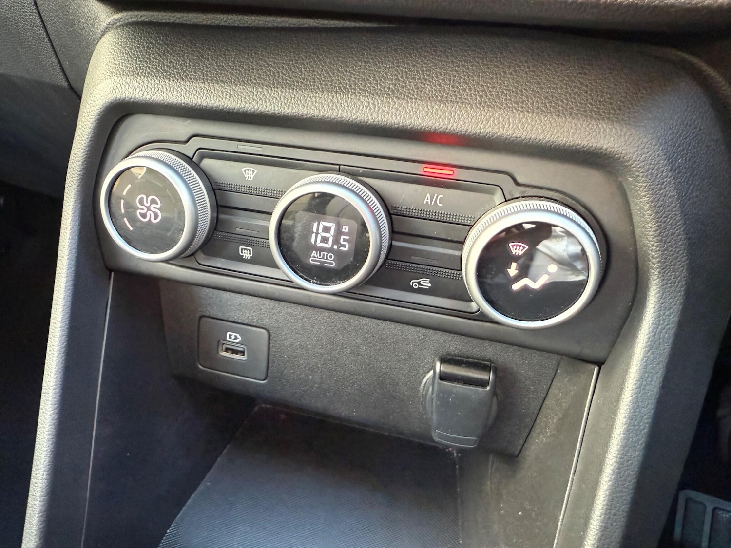 Used Dacia Sandero Stepway 2023 for sale - 76926128: Photo 33