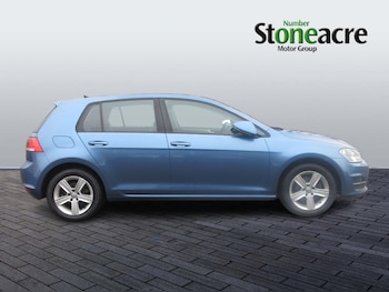 Used Volkswagen Golf 2016 for sale - 77109758: Photo