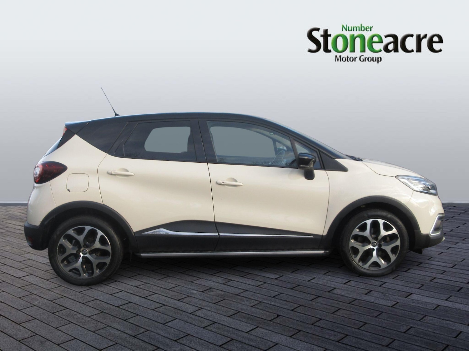 Used Renault Captur 2018 for sale - 77229661: Photo 2