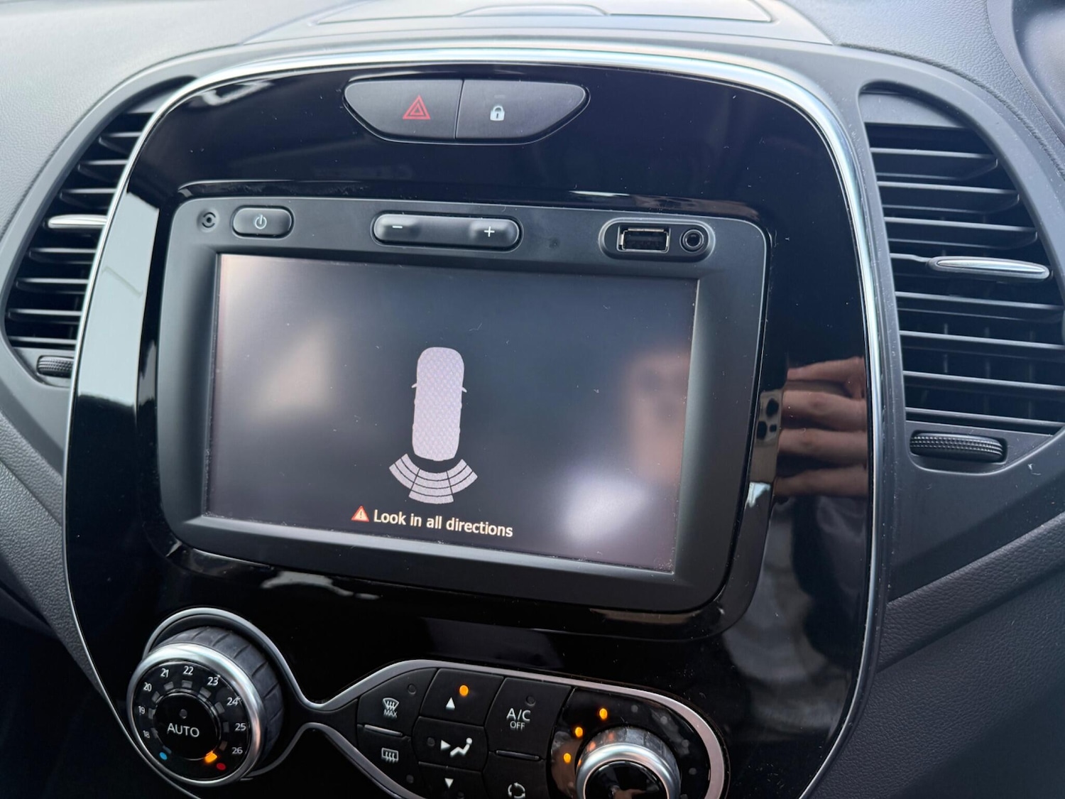 Used Renault Captur 2018 for sale - 77229661: Photo 24