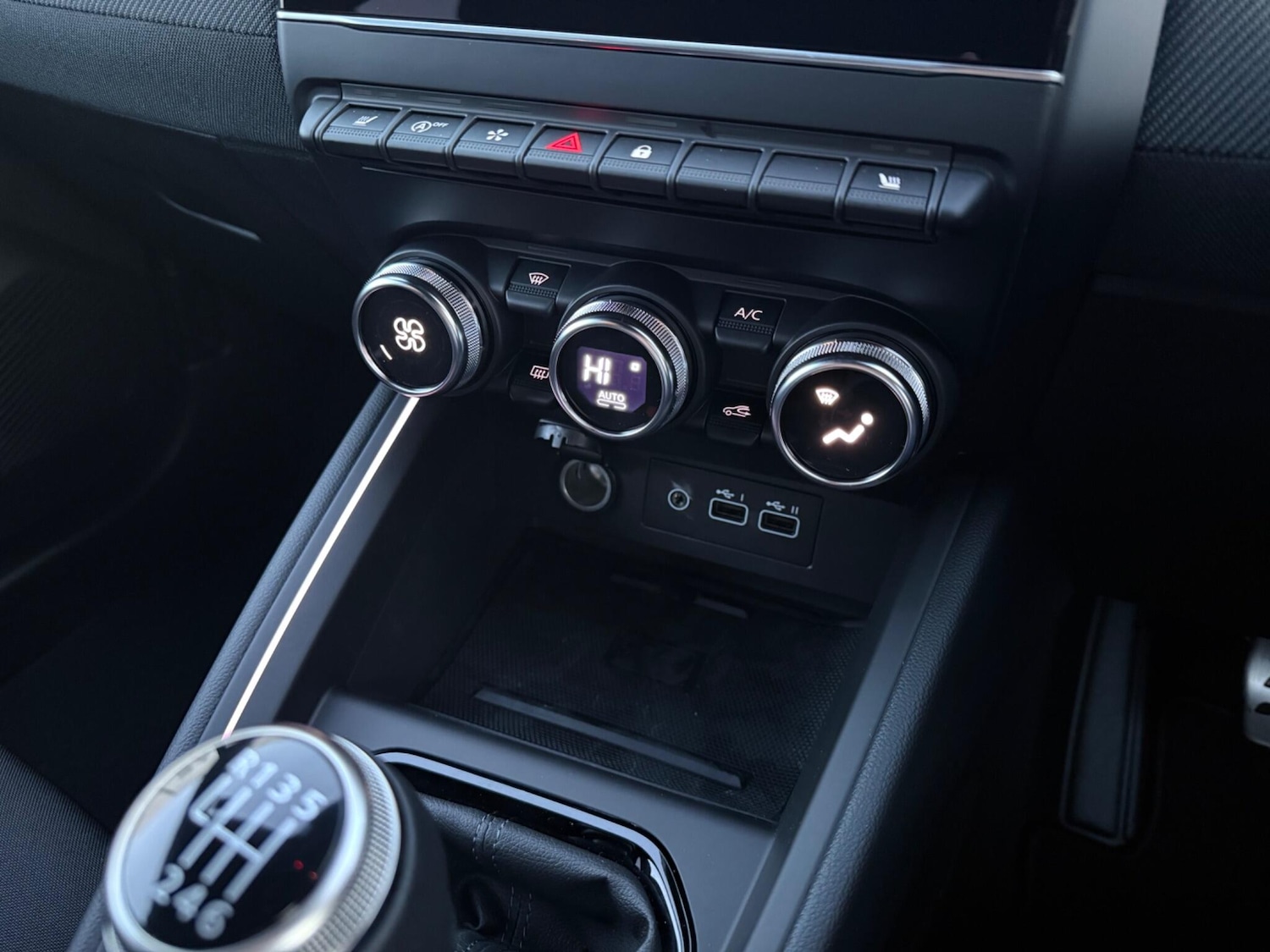 Used Renault Clio 2025 for sale - 76992243: Photo 30