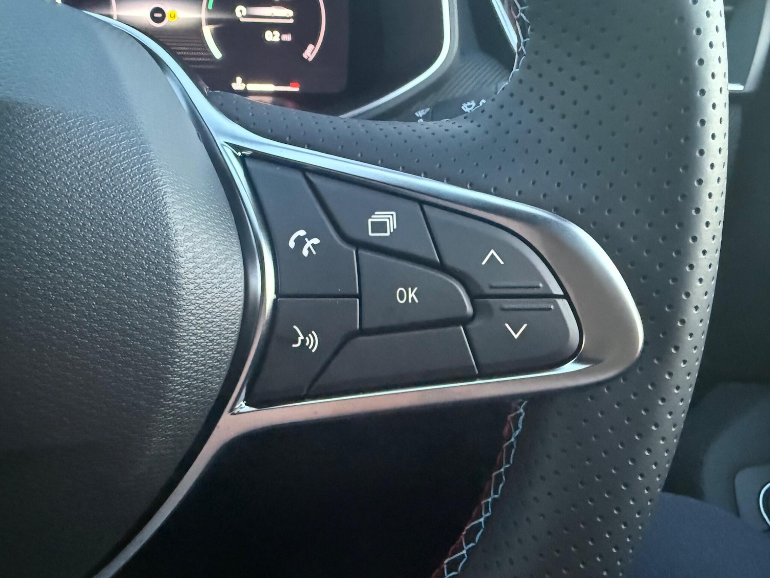 Used Renault Clio 2025 for sale - 76992243: Photo 35