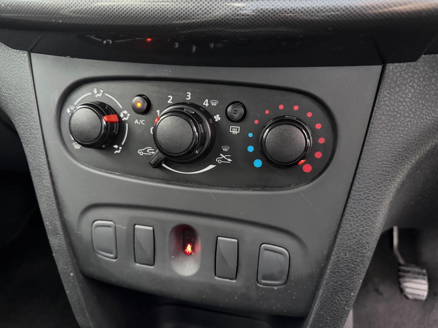 Used Dacia Sandero Stepway 2019 for sale - 77524897: Photo 20