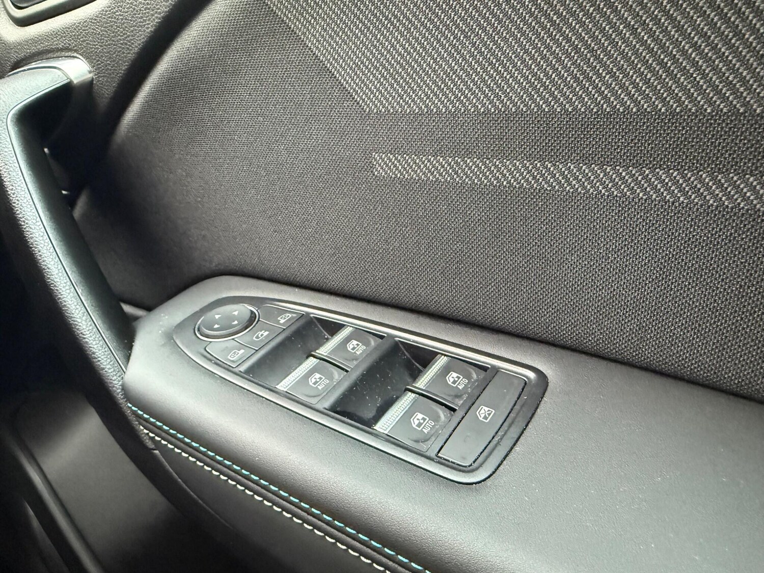 Used Renault Captur 2024 for sale - 76307575: Photo 31