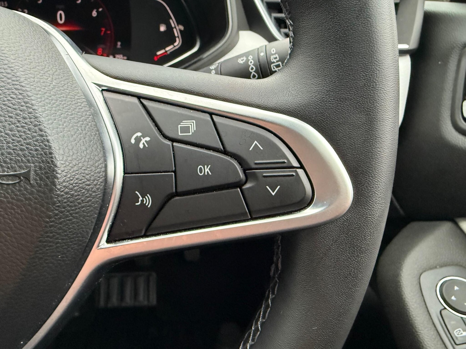 Used Renault Clio 2022 for sale - 77709930: Photo 35