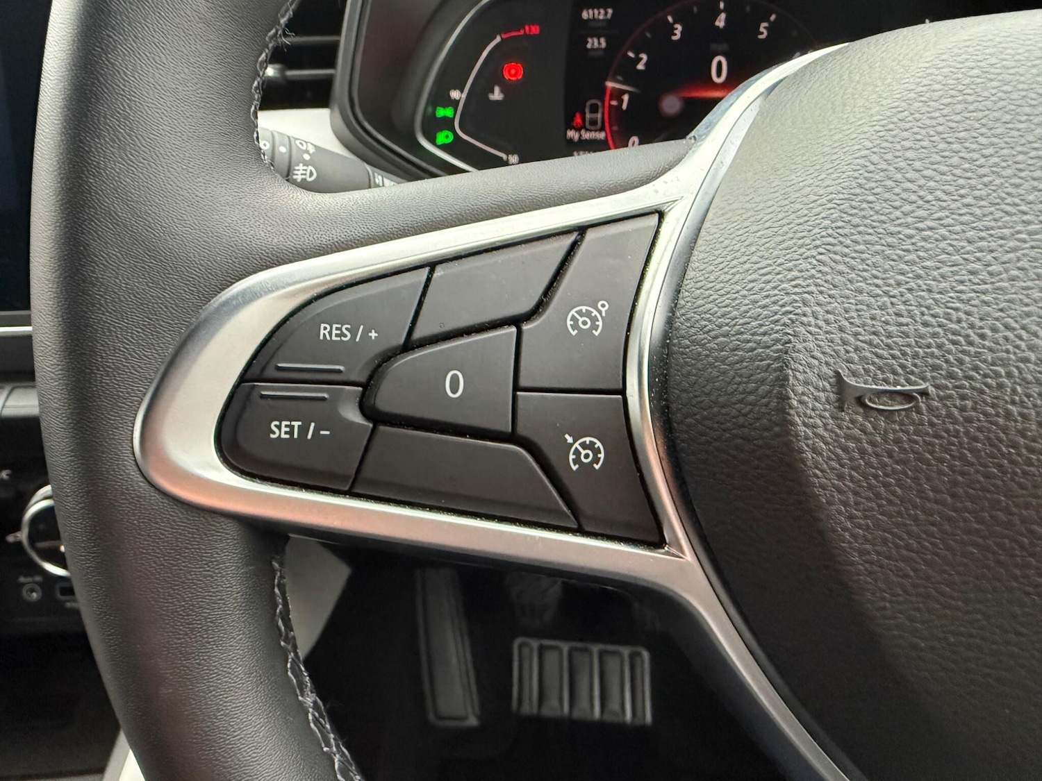 Used Renault Clio 2022 for sale - 77709930: Photo 36