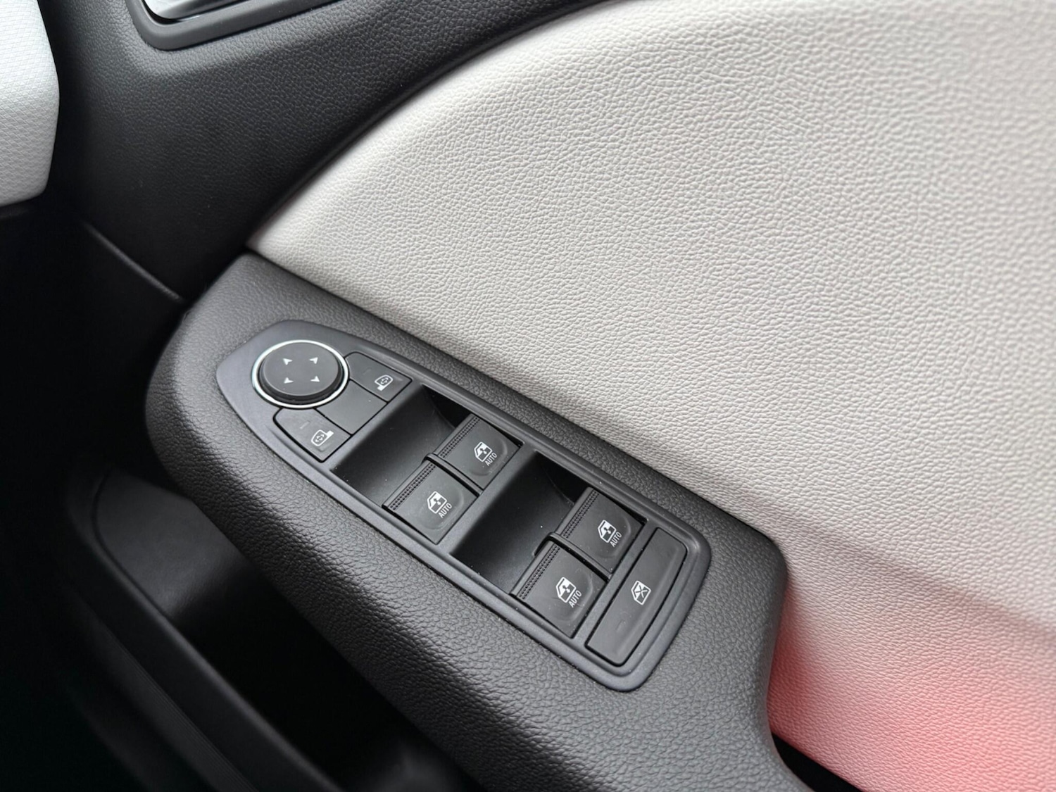 Used Renault Clio 2022 for sale - 77709930: Photo 40