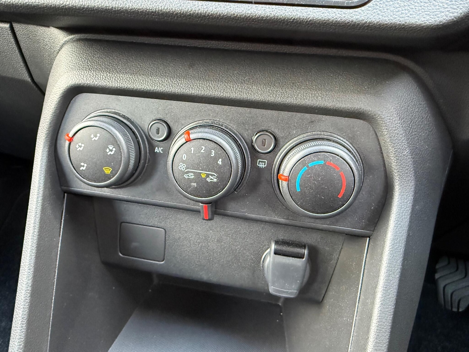 Used Dacia Sandero Stepway 2024 for sale - 77807783: Photo 30