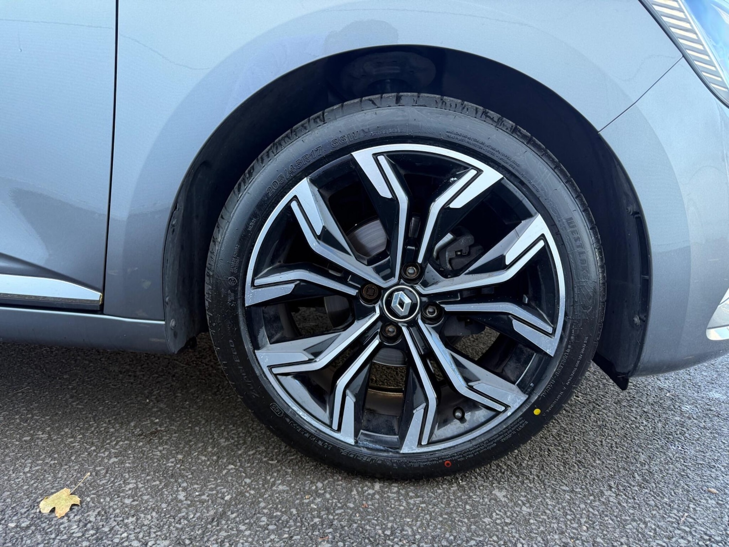 Used Renault Clio 2023 for sale - 76484733: Photo 11