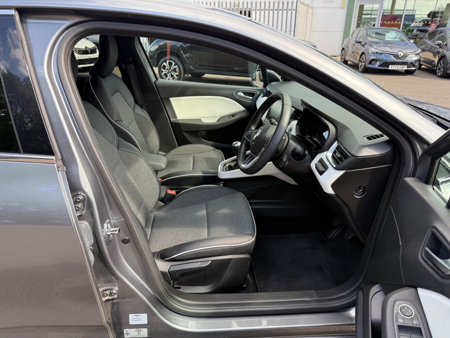 Used Renault Clio 2023 for sale - 76484733: Photo 16