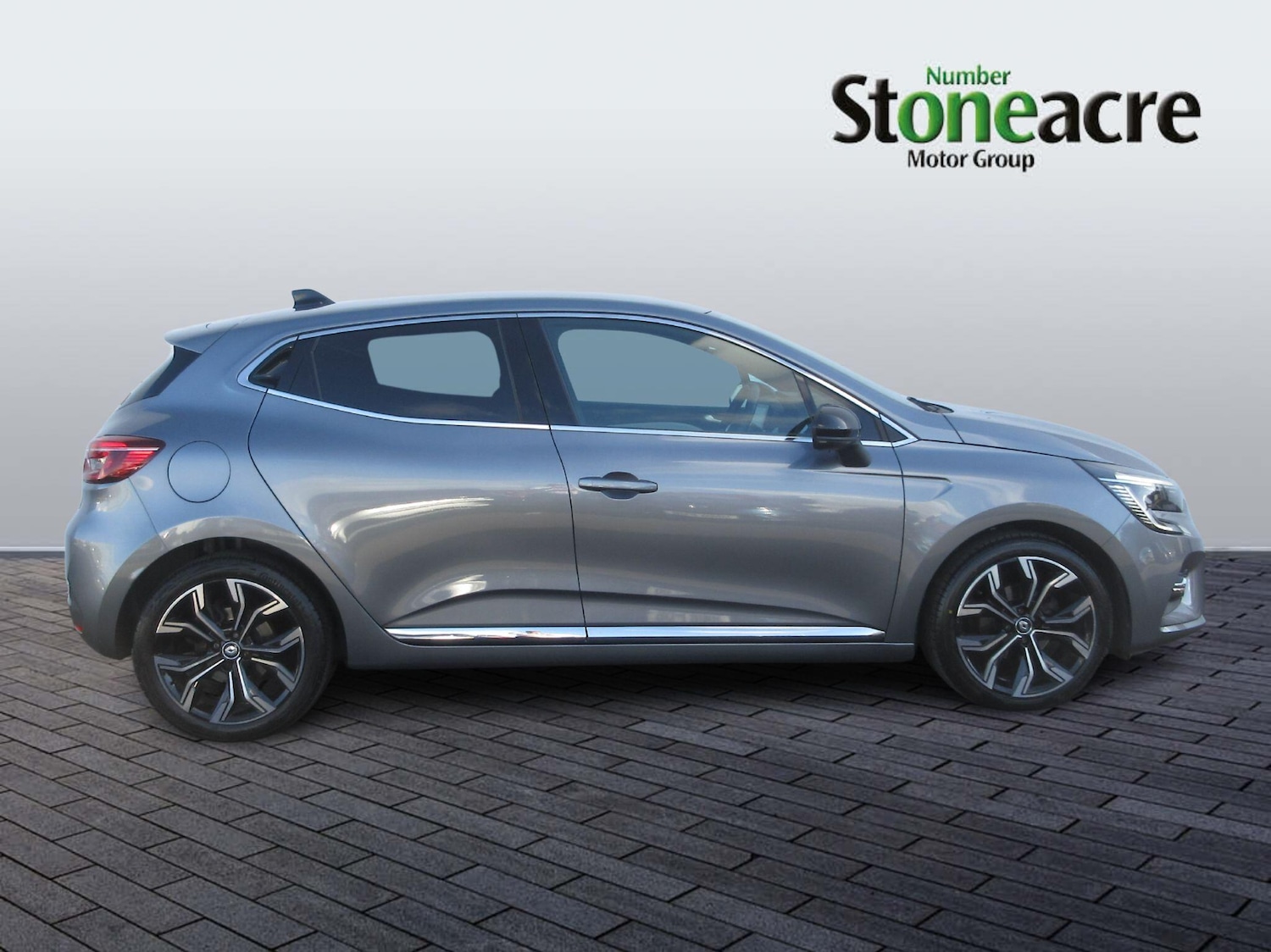 Used Renault Clio 2023 for sale - 76484733: Photo 2