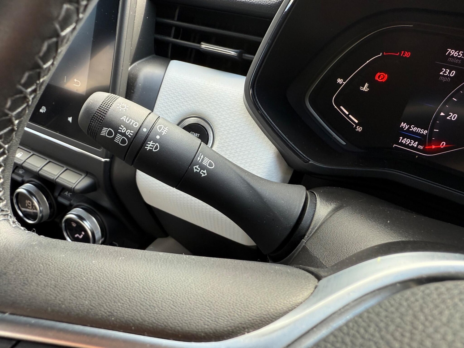 Used Renault Clio 2023 for sale - 76484733: Photo 36