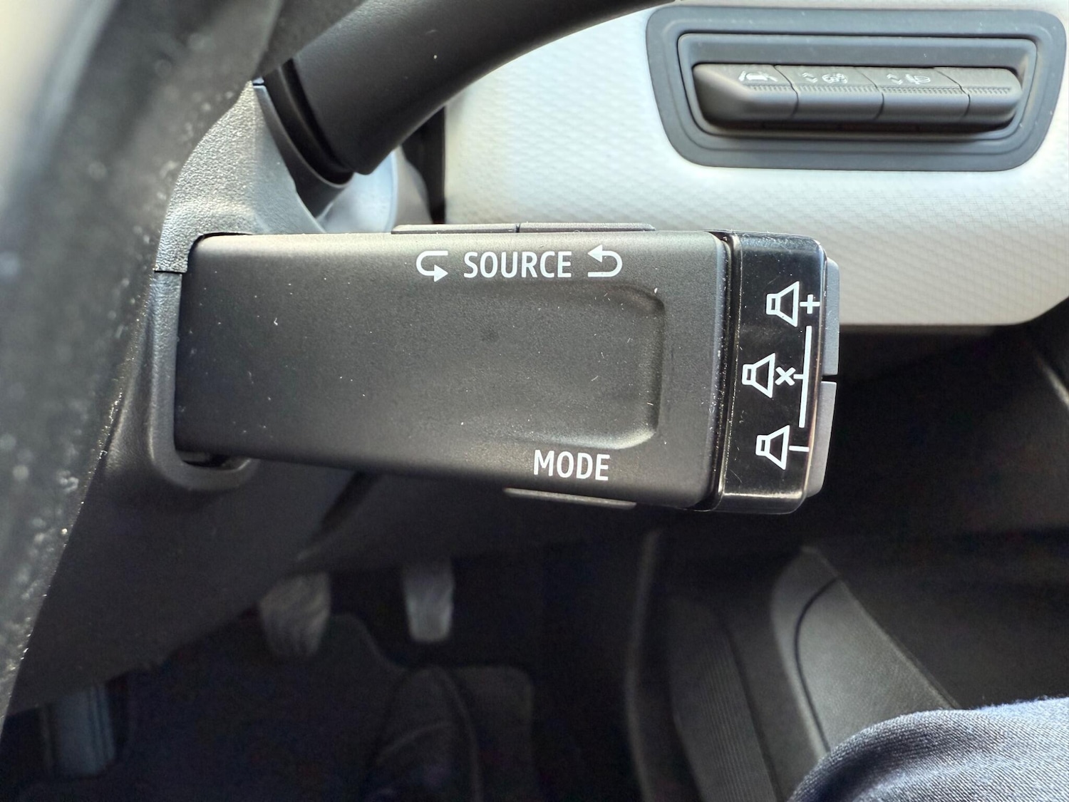 Used Renault Clio 2023 for sale - 76484733: Photo 40