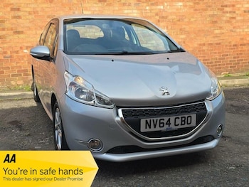 Used Peugeot 208 2014 for sale - 77768376: Photo