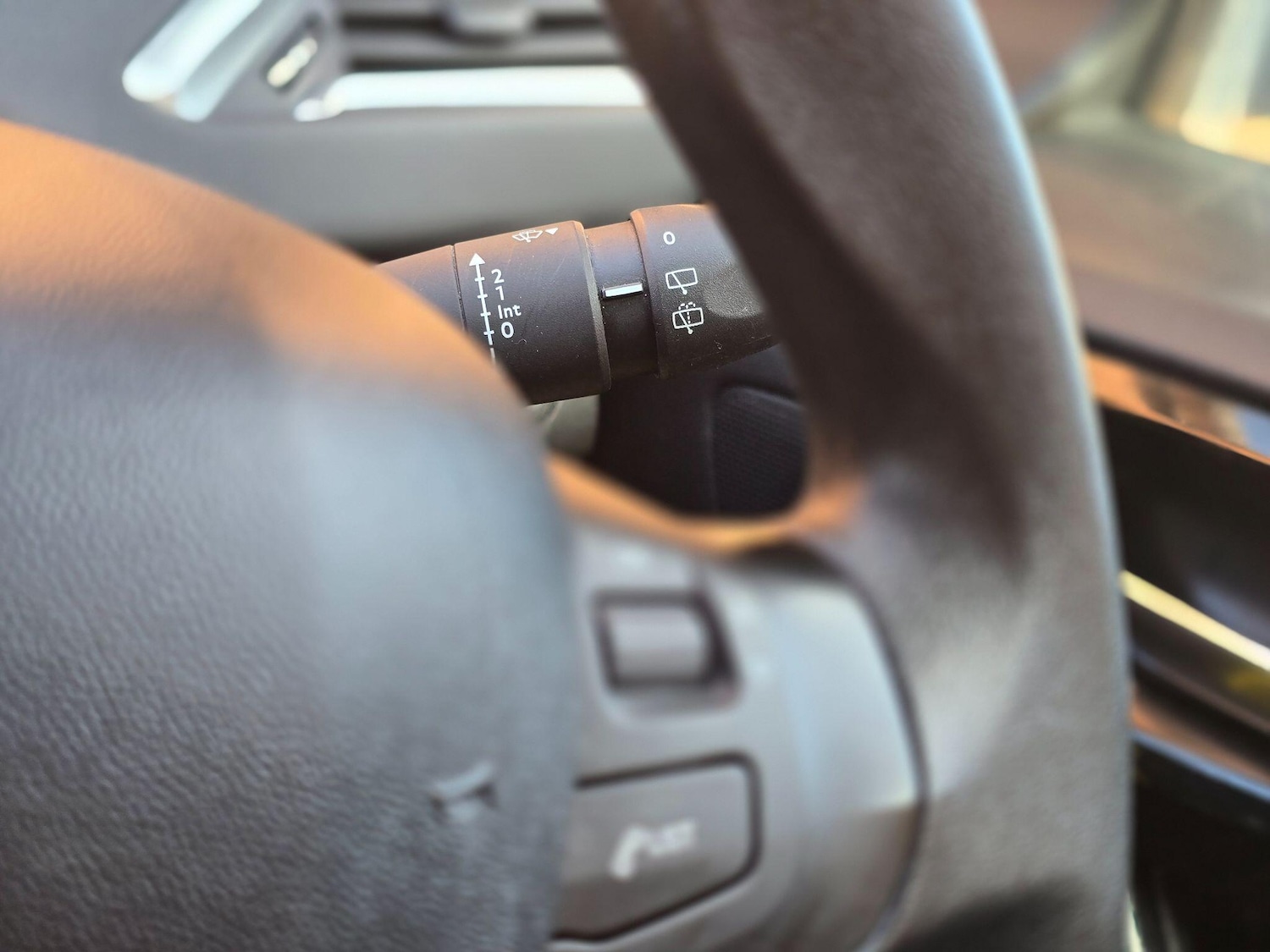 Used Peugeot 208 for sale - 77768376: Photo 27