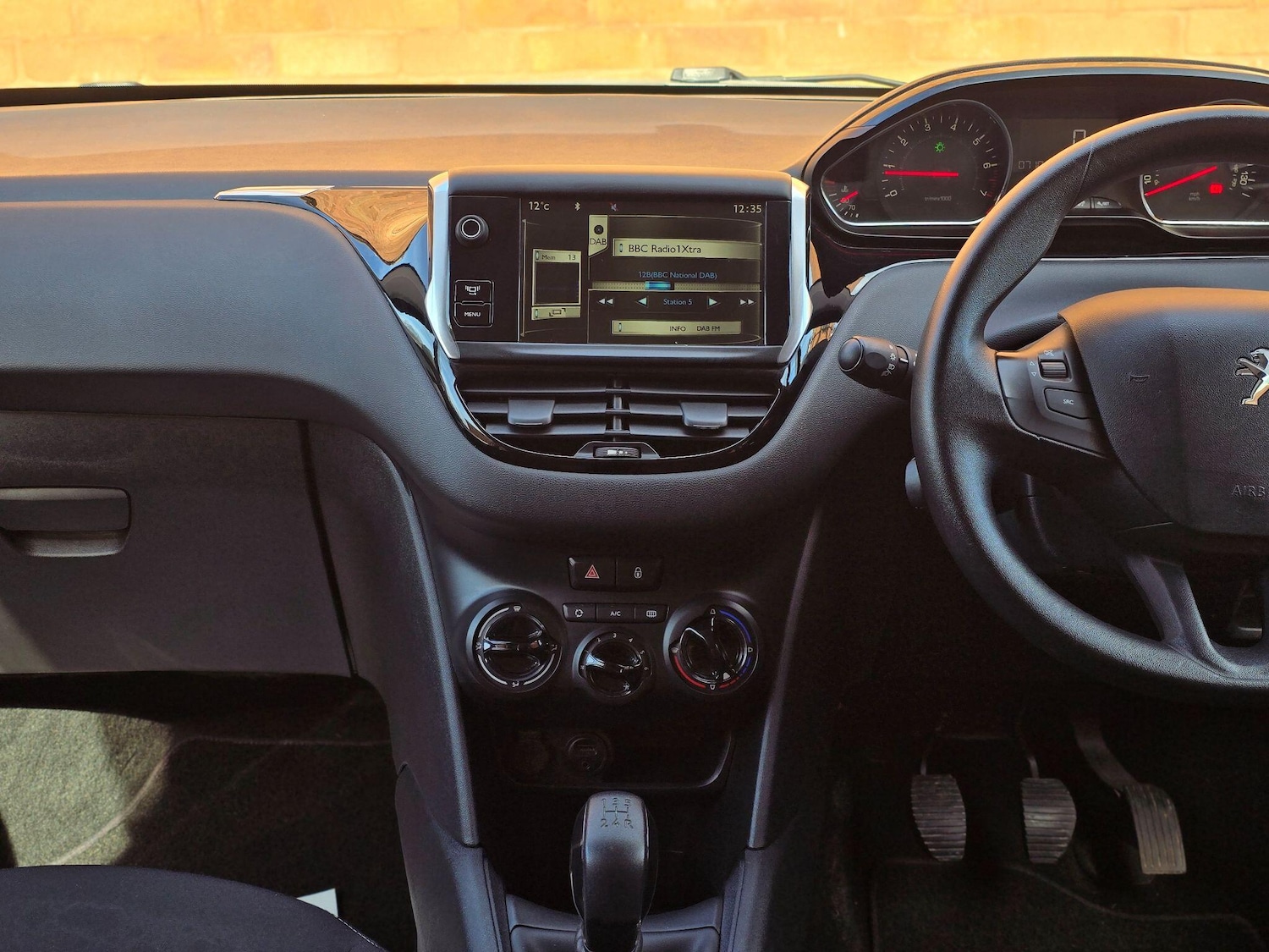 Used Peugeot 208 for sale - 77768376: Photo 28