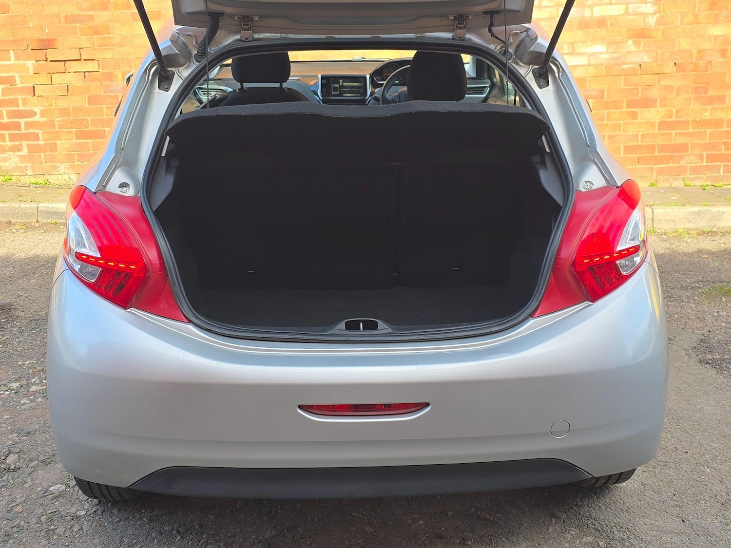 Used Peugeot 208 for sale - 77768376: Photo 8