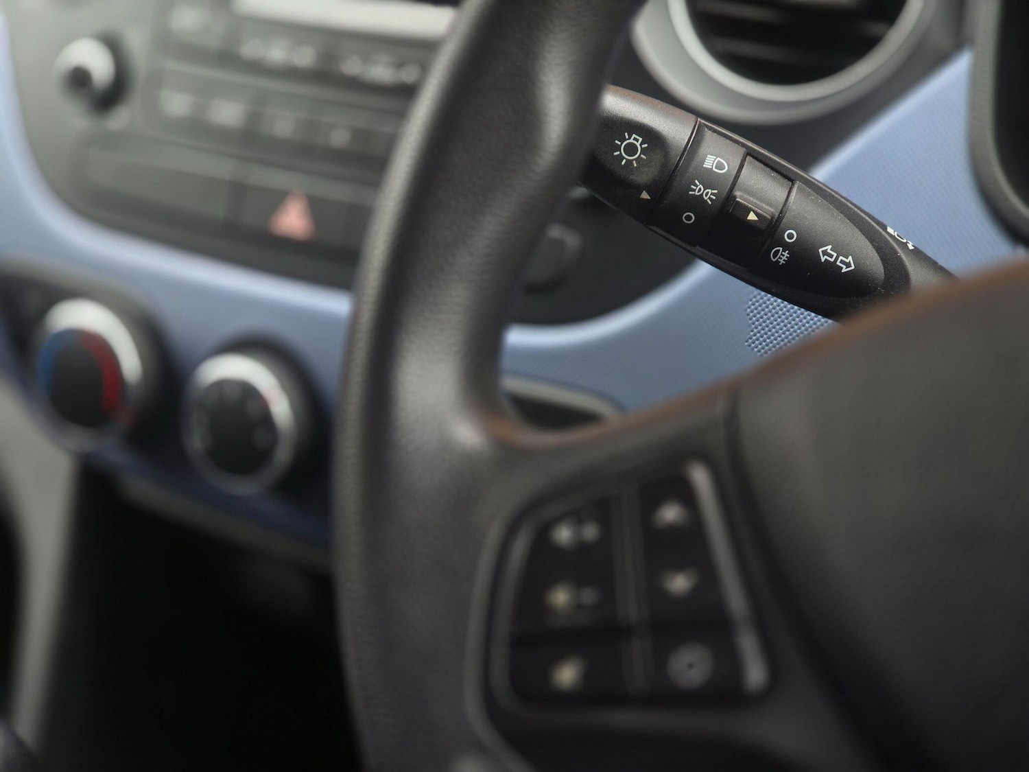 Used Hyundai i10 for sale - 77768503: Photo 28