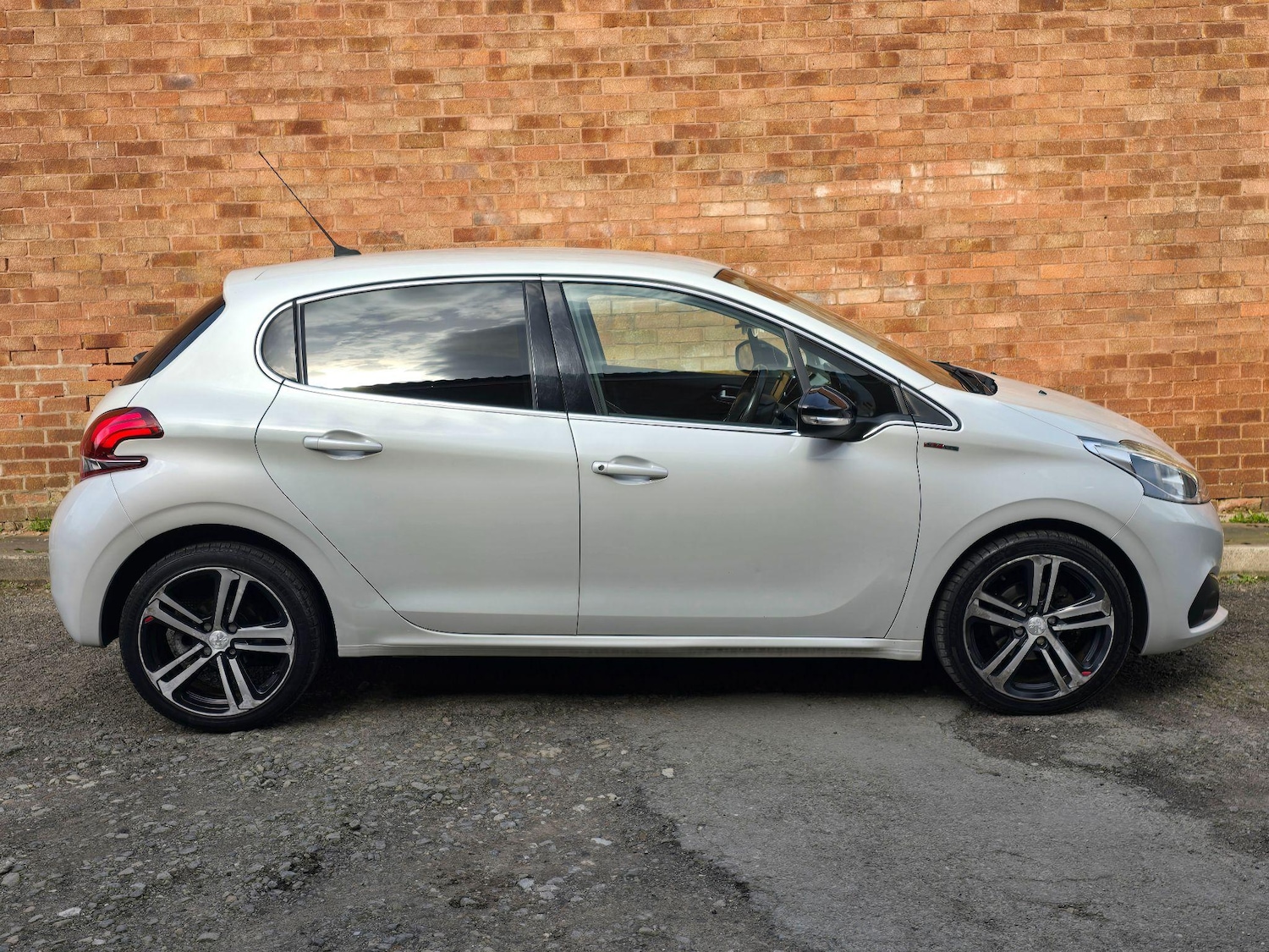 Used Peugeot 208 for sale - 77769794: Photo 10