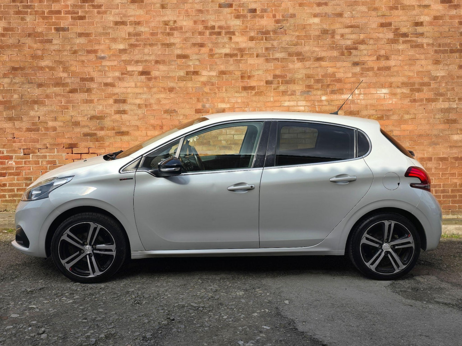 Used Peugeot 208 for sale - 77769794: Photo 5