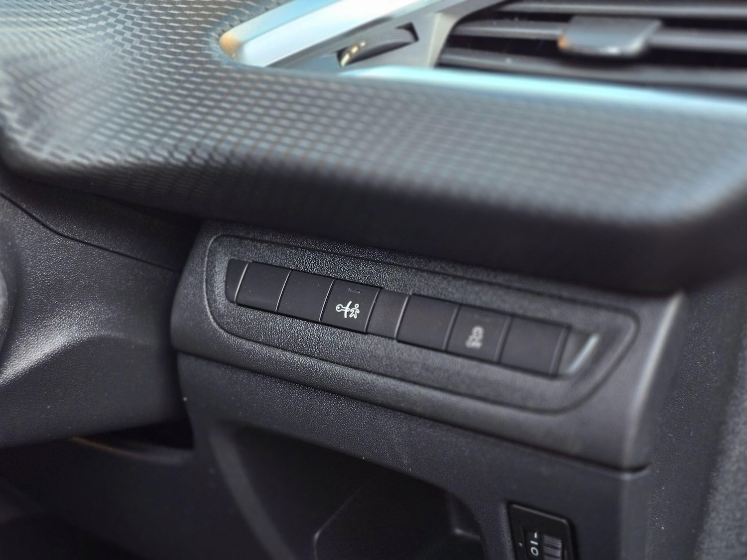 Used Peugeot 2008 for sale - 77769394: Photo 33