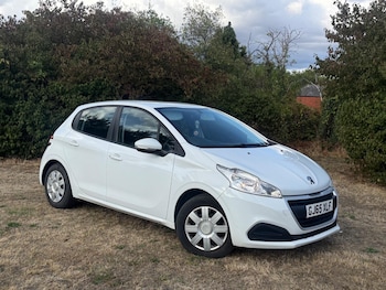 Used Peugeot 208 2015 for sale - 79601116: Photo