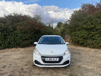 Used Peugeot 208 2015 for sale - 79601116: Photo