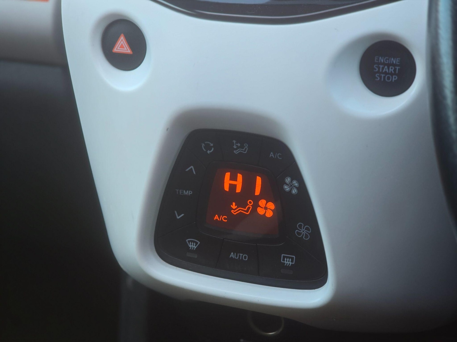 Used Peugeot 108 for sale - 77768286: Photo 31