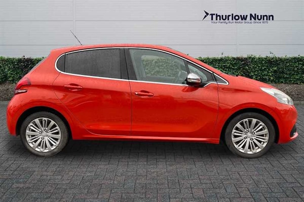 Used Peugeot 208 2018 for sale - 76204462: Photo 2