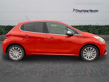 Used Peugeot 208 2018 for sale - 76204462: Photo 2