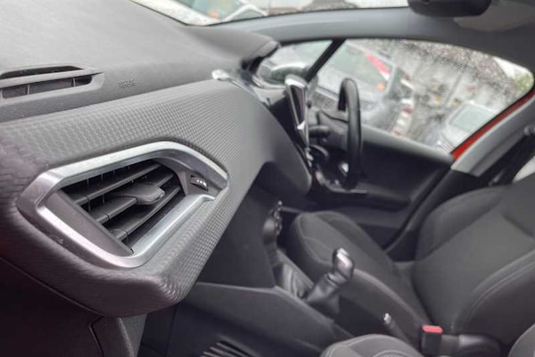 Used Peugeot 208 2018 for sale - 76204462: Photo 40