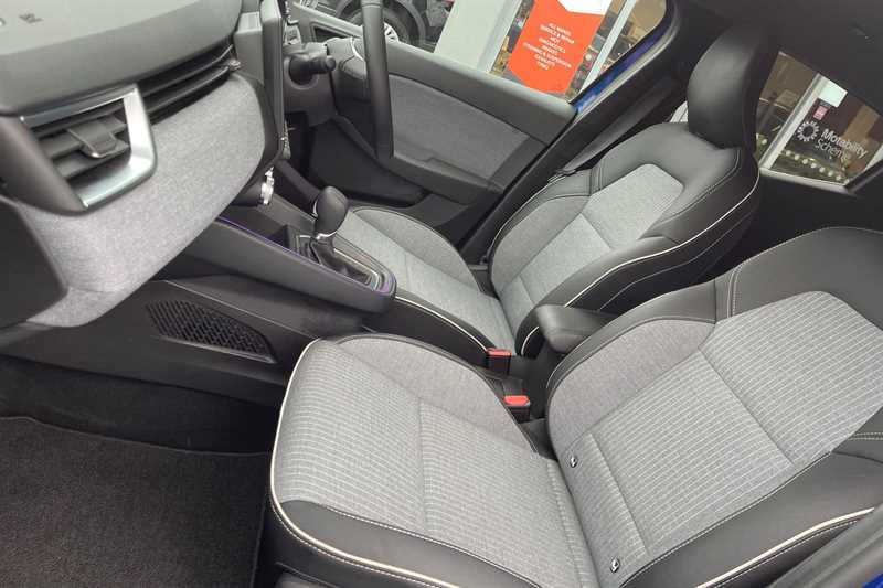 Used Renault Clio 2025 for sale - 77513522: Photo 44