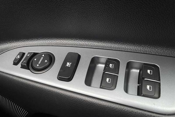 Used Kia Stonic 2022 for sale - 76204242: Photo 16