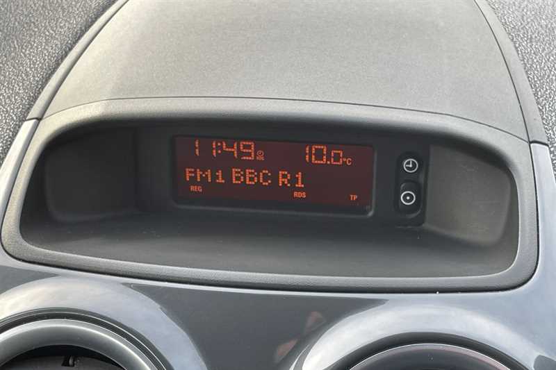 Used Vauxhall Corsa 2012 for sale - 77085057: Photo 18