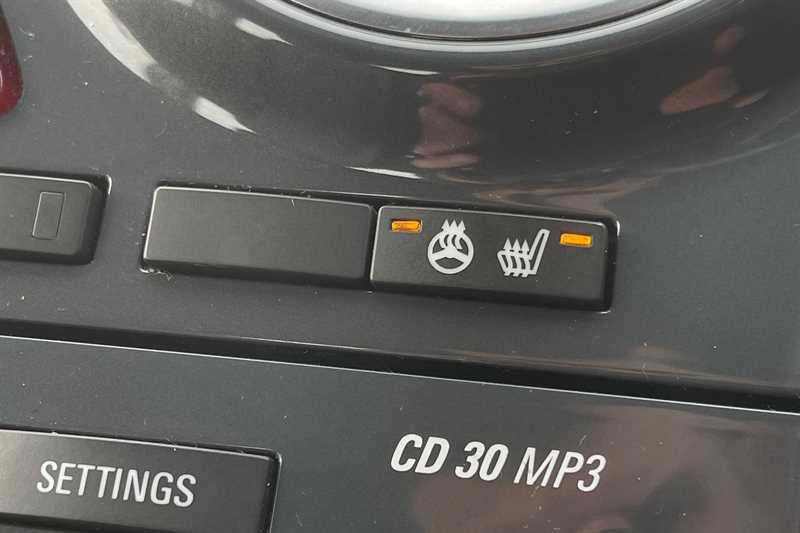 Used Vauxhall Corsa 2012 for sale - 77085057: Photo 32