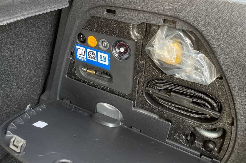 Used Vauxhall Corsa 2012 for sale - 77085057: Photo 42