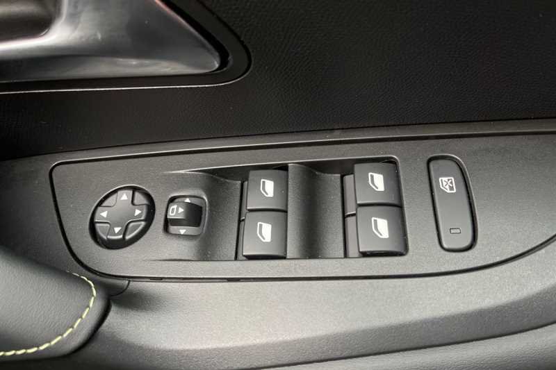 Used Peugeot E-2008 2022 for sale - 77588759: Photo 16