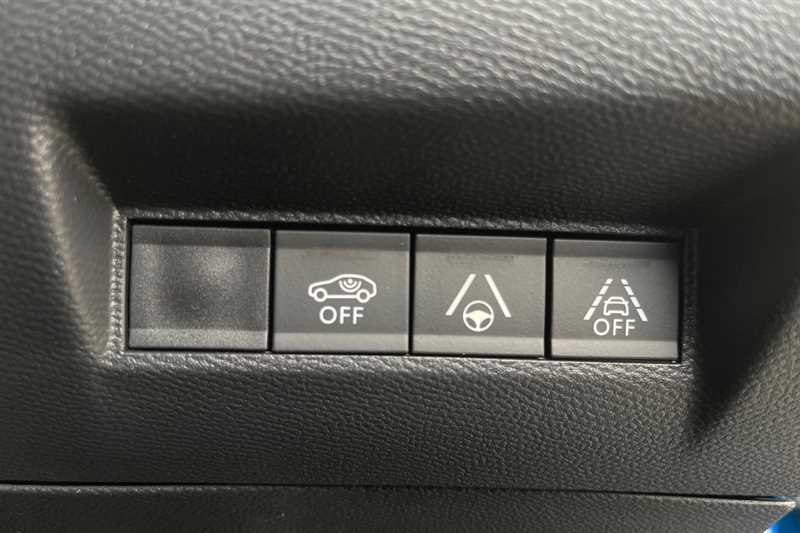 Used Peugeot E-2008 2022 for sale - 77588759: Photo 25