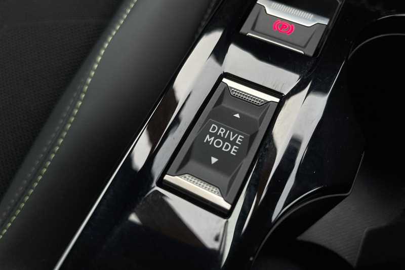 Used Peugeot E-2008 2022 for sale - 77588759: Photo 31