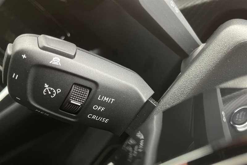 Used Peugeot E-2008 2022 for sale - 77588759: Photo 33