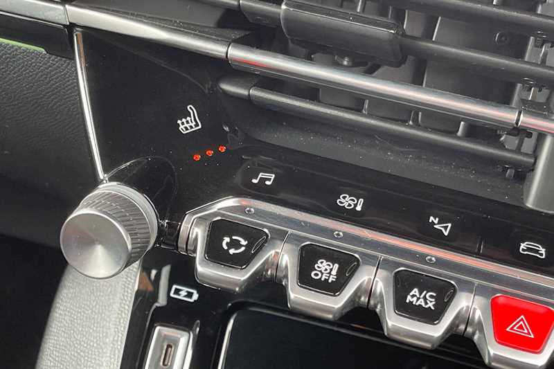 Used Peugeot E-2008 2022 for sale - 77588759: Photo 37