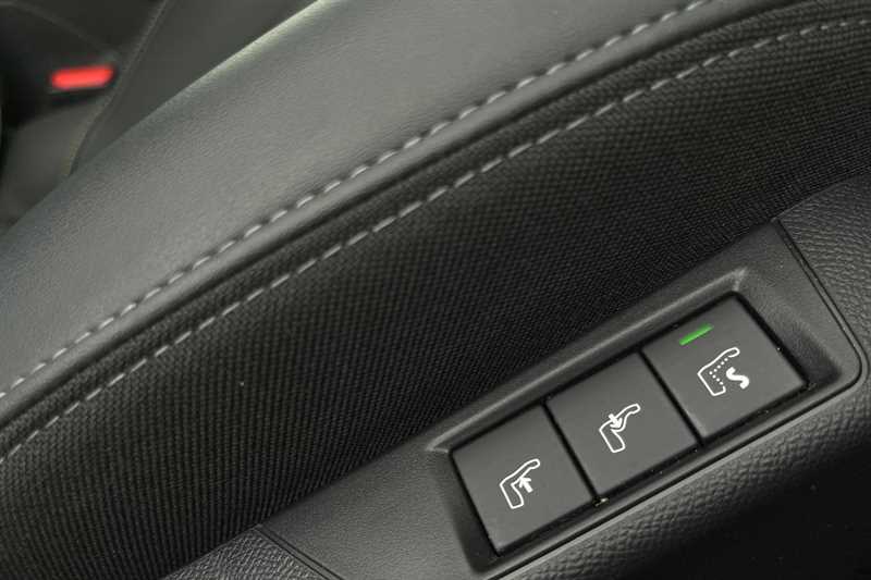 Used Peugeot E-2008 2022 for sale - 77588759: Photo 44