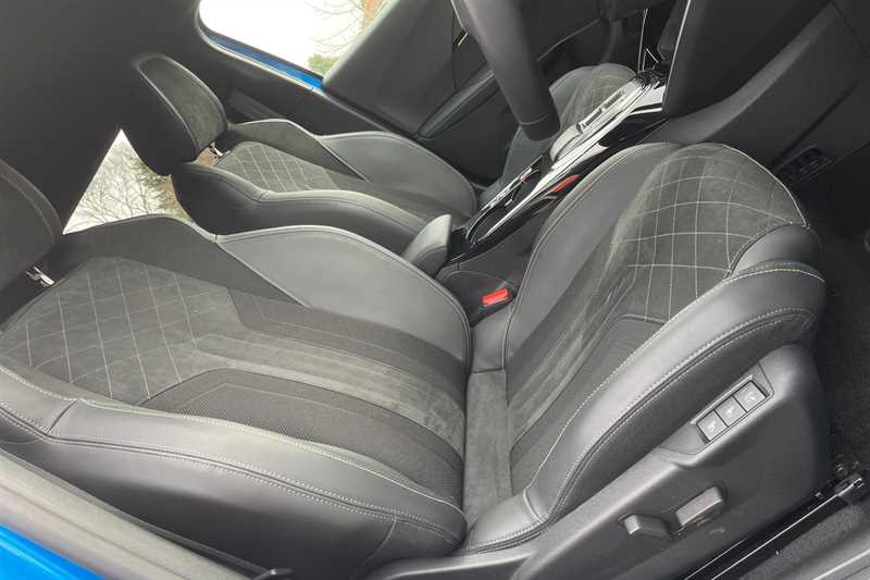 Used Peugeot E-2008 2022 for sale - 77588759: Photo 45