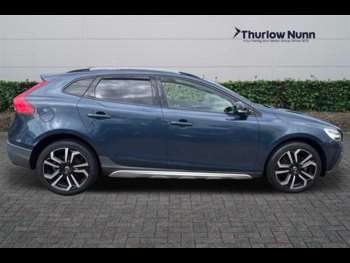 Used Volvo V40 Cross Country 2018 for sale - 75434190: Photo