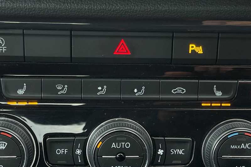 Used Volkswagen T-Roc 2018 for sale - 76261906: Photo 30