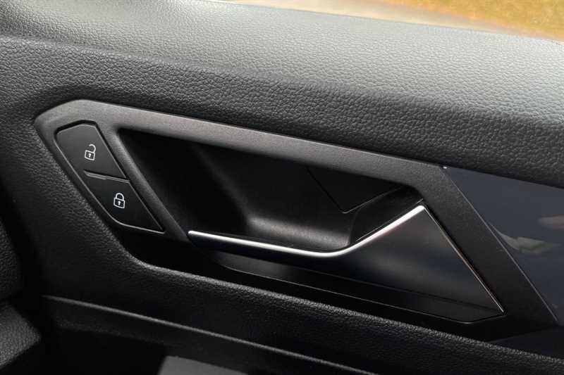 Used Volkswagen T-Roc 2018 for sale - 76261906: Photo 33